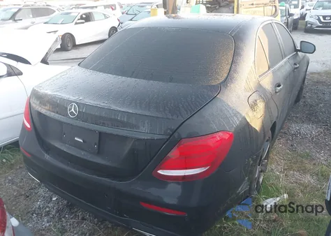 2018 Mercedes-Benz E 300 z USA, uszkodzony, nr VIN WDDZF4JB6JA343460